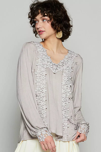 ONLINE EXCLUSIVE POL Floral Embroidery Woven Top with Lace Trim